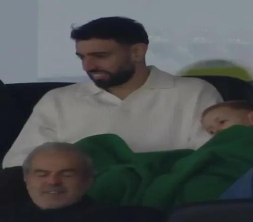 B費休假回葡萄牙現場觀看葡甲聯賽，為好友加油助威