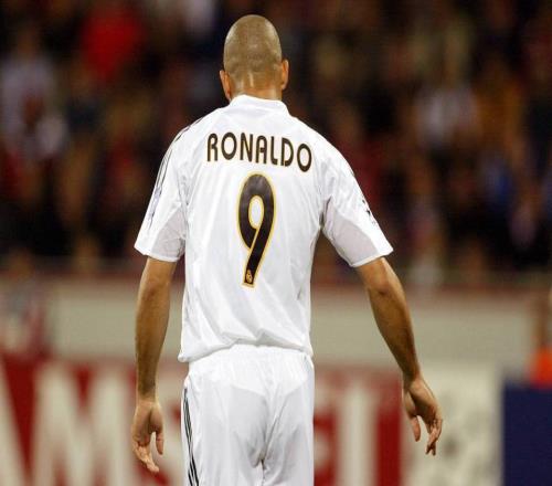 多少有點(diǎn)可惜！從未拿過歐冠的最佳陣容榜單！大羅伊布均上榜