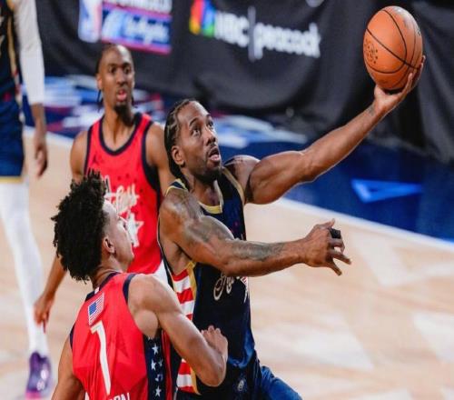 連場(chǎng)絕殺！愛(ài)德華茲一攻一防反超比分，福克斯壓哨三分絕殺