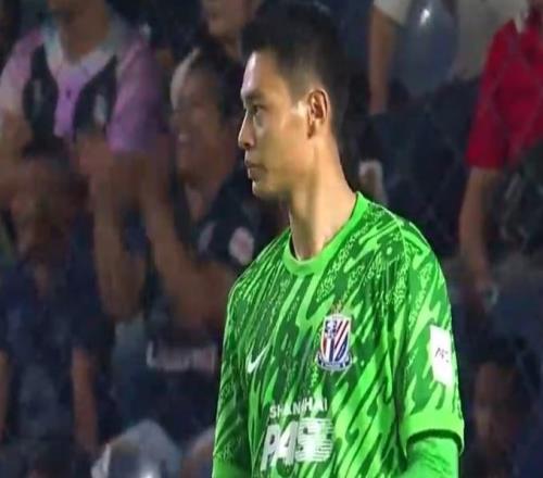 申花復刻蓉城劇本！24分鐘2球落后，對手轟世界波，媒體人怒批