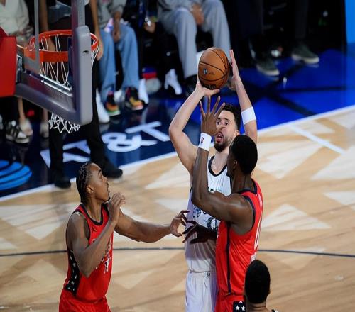 火箭內線球星：文班亞馬的場上感覺相當不錯，卡斯爾進步非常明顯