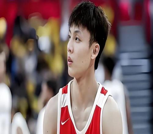 初一正常訓練！除夕放假半天，中國男籃的自助餐，十分豐盛