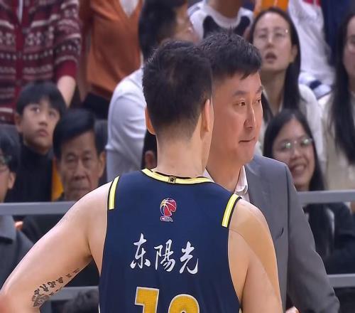 完爆麥基+碾壓懷特塞德！廣東隊有望搶下NBA冠軍中鋒，總決賽穩(wěn)了