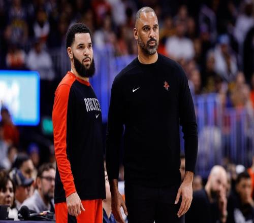 場(chǎng)均6+8+1,3年2次賽季報(bào)銷!火箭仍當(dāng)寶斯通不愿送出32歲老將