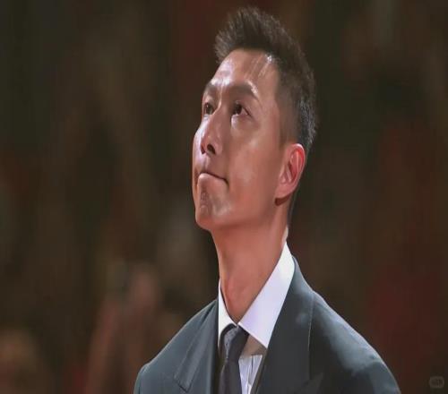 WOW！易建聯(lián)公開露面！等了整整兩年時間