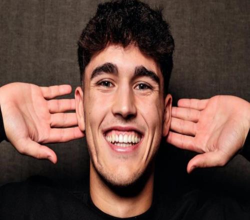 庫(kù)巴西：偶像是普約爾和皮克，范戴克的氣質(zhì)和出球也是我榜樣