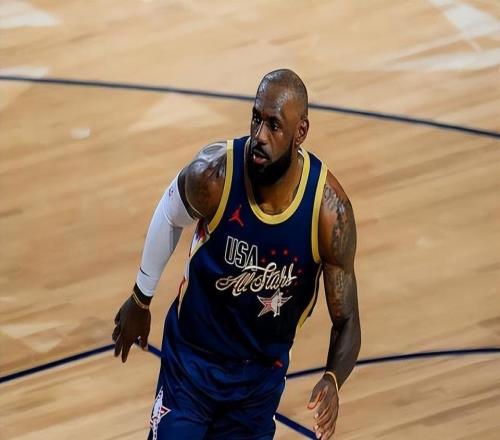 勒布朗詹姆斯：我缺席了湖人的前14場比賽，我戒掉了紅酒和甜點(diǎn)