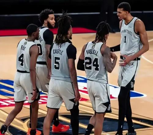 NBA常規(guī)賽明天2月20日賽程：馬刺PK太陽(yáng)沖擊7連勝，快船PK掘金