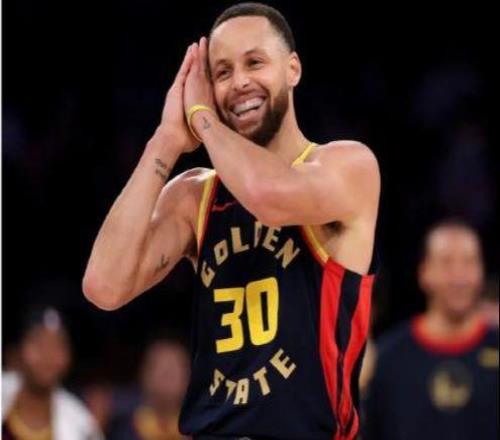 拒絕退役！庫里專訪表態(tài)：暫無退役計劃，那一天還沒有到來！