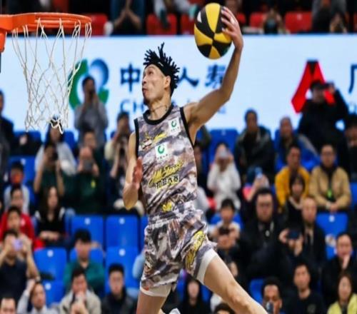 男籃40歲老將奪冠！張鎮麟宿敵獲美國扣籃王：轉手送陌生人一輛車