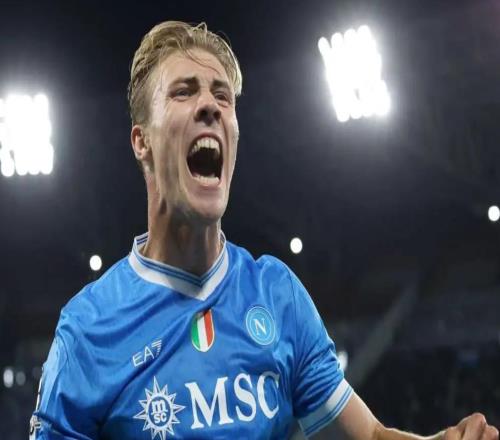 霍伊倫:孔蒂在很多方面幫助我成長,他作風強硬、充滿激情