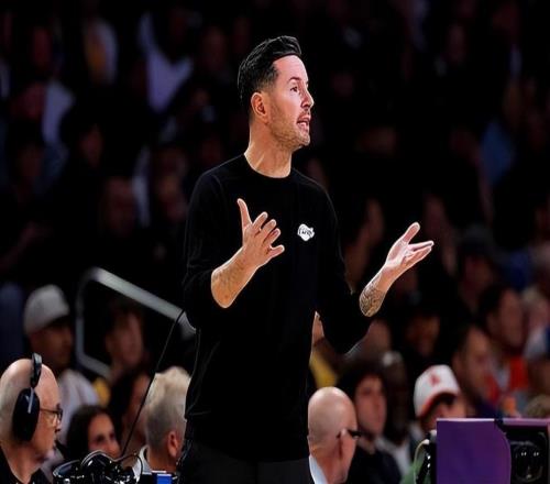 湖人主教練:勒布朗做到了我們要求的一切,他的重要性不容忽視