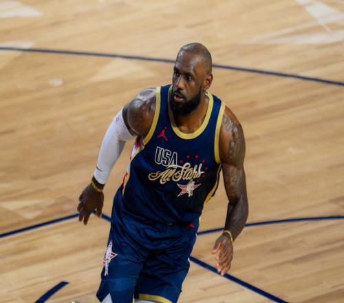 詹姆斯又要創造歷史了這次是讓數據忍不住要哭了_NBA直播