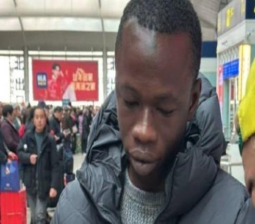 國安全隊今天上午乘高鐵前往蘇州，新外援孔特隨隊出征