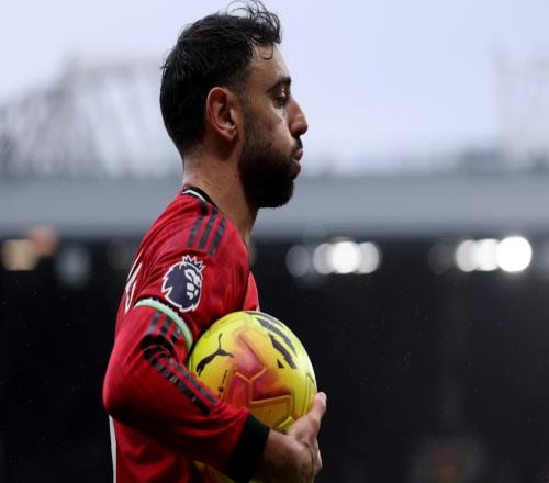 曼聯(lián)中場(chǎng)今夏醞釀?wù){(diào)整，B費(fèi)去留引關(guān)注