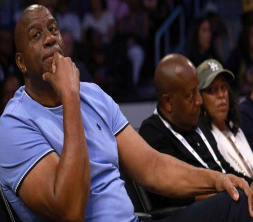 魔術師約翰遜在網上表示，他看好活塞隊和尼克斯隊晉級東部決賽