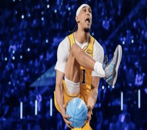 湖人3配角真好使！斯瑪特統(tǒng)領關鍵球，肯納德太穩(wěn)，海斯完美終結