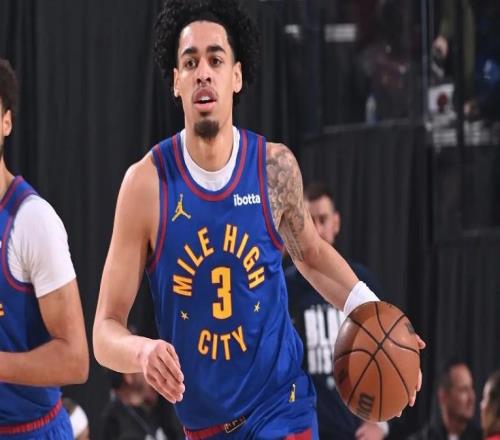 明明狀態相當不錯,但掘金側翼新星卻并沒有得到足夠的戰術支持