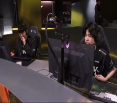 人有三急GENvsBFX比賽暫停：Diable和VicLa上廁所