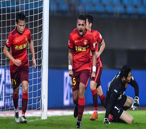 上港2026賽季7人離隊名單浮出水面，賀慣和李昂領銜，引發熱議