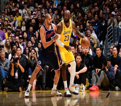 神仙打架！東契奇38+11+8三分扮克星詹姆斯連5場助攻上雙創歷史