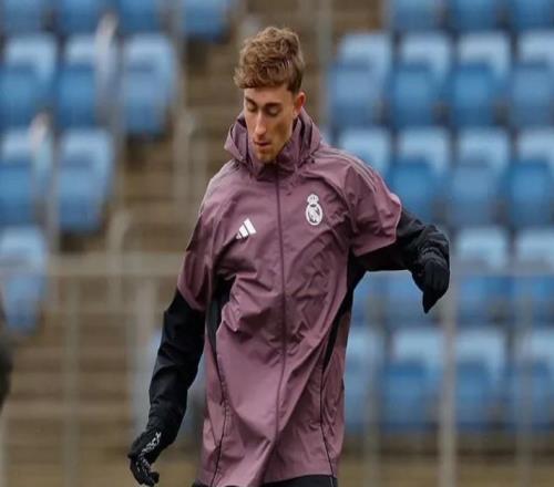 記者：赫伊森因比目魚肌問題缺席合練，可能無緣出戰(zhàn)奧薩蘇納