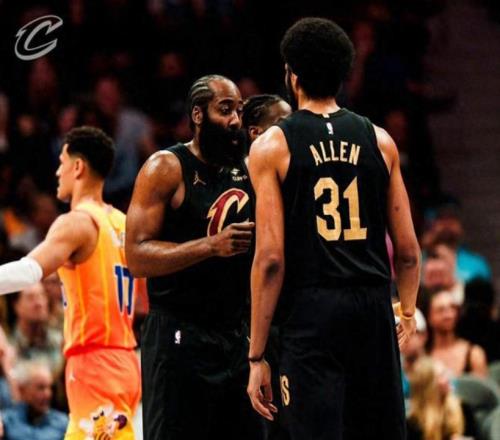 狂轟7連勝！騎士三殺黃蜂，哈登連創(chuàng)3大神跡，新秀登頂聯(lián)盟第一