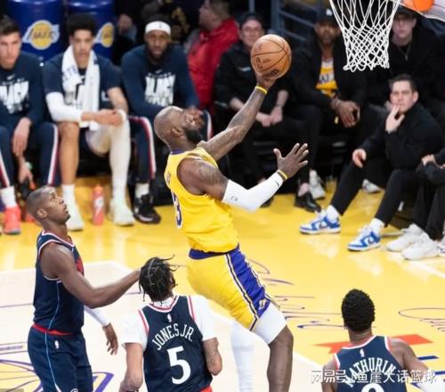 湖人125122快船!老詹談小卡把話挑明,東契奇該夸,湖人被看衰