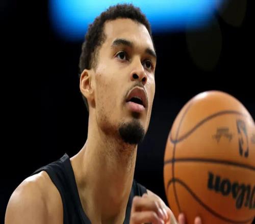 5年3.03億！文班亞馬面臨續約，能否達成指定新秀條款