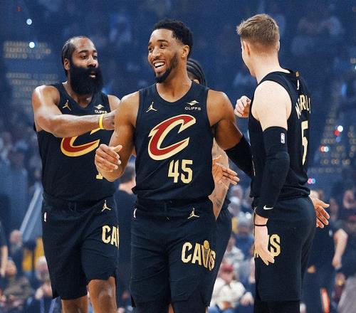 193記三分球！克神超越米球王，哈登喂飽阿倫，騎士反超尼克斯