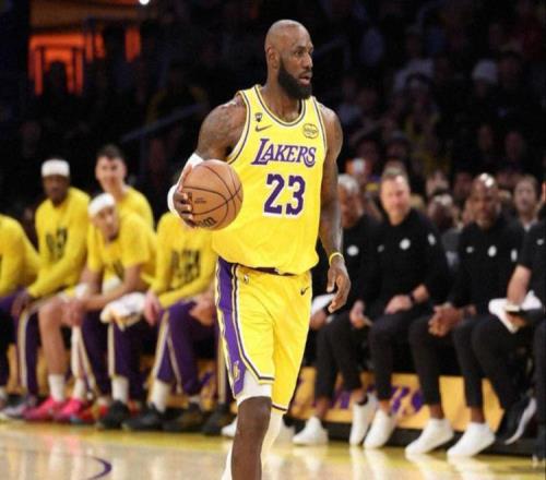 險勝！東契奇38+11全隊第二，倫納德兩人傷退，詹姆斯13+11創紀錄