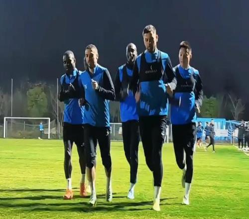 大連申花都是地獄開局，四路司機(jī)撐到幾輪彭萊組合PK拉唐+蓋伊