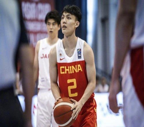 徐杰無緣世預賽大名單，北京男籃曾凡博傷病未愈，林葳炮轟主教練