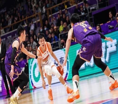 老六落選中國男籃啟程赴日缺龐崢麟徐杰因傷無緣高詩巖很穩