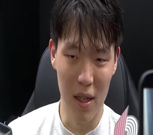 楊瀚森4中1后采訪：罰球6中2與訓(xùn)練有出入，約基奇告訴我很棒！