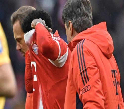 對陣法蘭克福時因傷被換下，阿方索賽后談傷情：我沒事