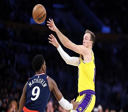 非常成功的交易！湖人后場新援立刻成為了第二陣容的關(guān)鍵人物