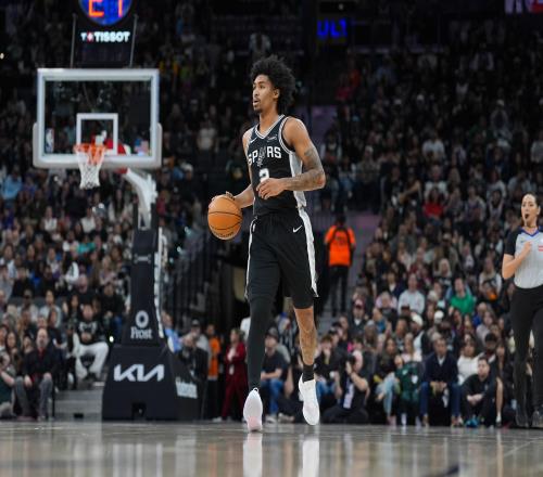 菜鳥哈珀表現亮眼貢獻12分5籃板5助攻雷諾迎戰文班斬獲16分12籃板埃奇庫姆也不甘示弱拿下14分5籃板_NBA直播