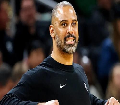 火箭被逆轉(zhuǎn)烏度卡在干嘛掛機不暫停，攻守無戰(zhàn)術(shù)，還亂用人！