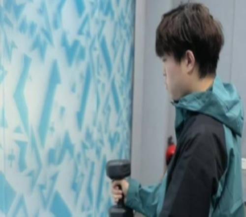 BLG發(fā)布選手互動：恭喜發(fā)財紅包拿來！誒不對你給的什么！