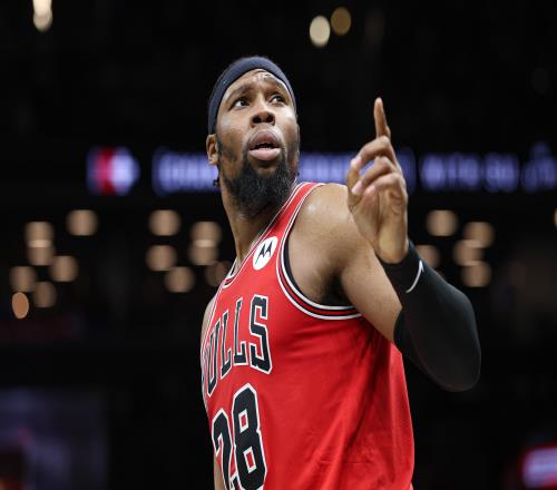 亞布塞萊甩掉球員選項(xiàng)尋求能上場的球隊(duì)夏季或再戰(zhàn)歐洲_NBA直播