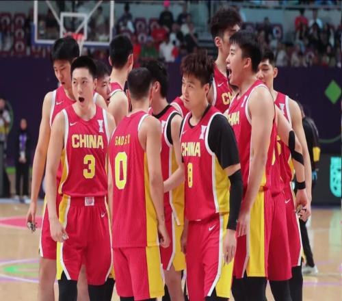 男籃正式公布14人名單，后衛(wèi)線一看配置就是軟肋，球迷：失望透頂