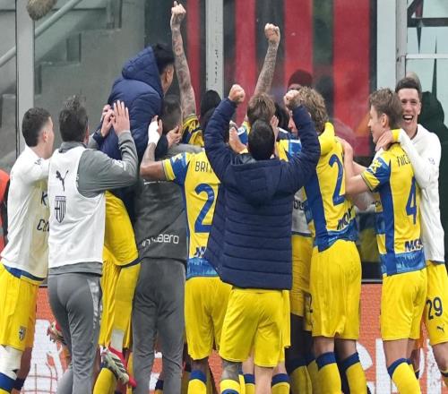 意甲最新積分戰(zhàn)報(bào)：兩大強(qiáng)隊(duì)落敗，羅馬狂勝，甩開(kāi)尤文4分