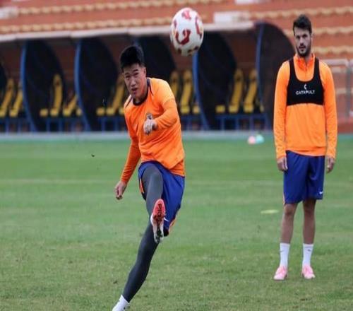 泰山隊(duì)6老將進(jìn)合同年，彭嘯專注一隊(duì)劉彬彬外租還有戲名單初定