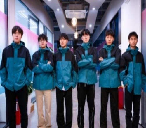 BLG官方曬照：備戰間隙李寧萬龍甲為BLG遮風擋雨保持最佳狀態