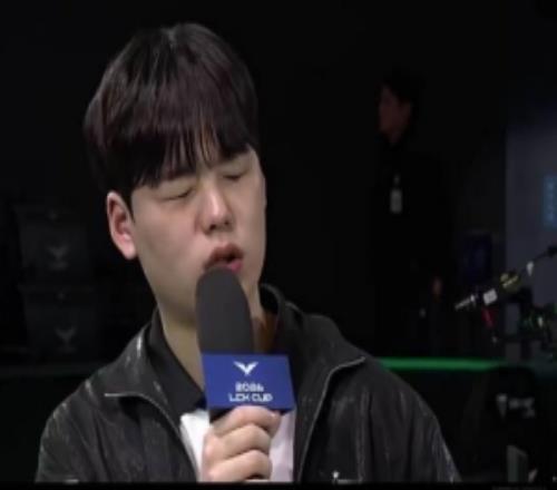 Smash：我認(rèn)為對線不遜于對手每局結(jié)束后我都讓輔助不要抱有壓力