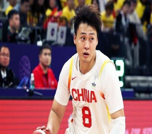 中國男籃官宣世預賽14人名單：趙睿領銜趙繼偉余嘉豪回歸