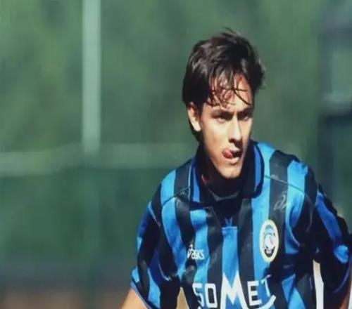 24場1球！引皇馬、拜仁、尤文、米蘭豪門競逐！18歲小孩憑什么