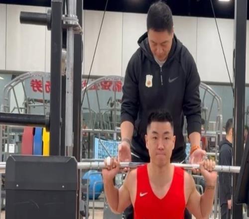 久違了！中國(guó)男籃首次曝光集訓(xùn)動(dòng)態(tài)球迷期盼最新窗口期能大獲全勝