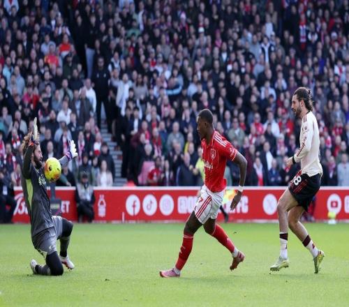 被壓著打，利物浦半場0射正，森林11腳射門2次射正